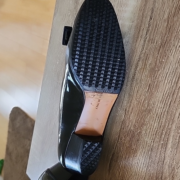 Classic Ferragamo luxury heels - Picture 2 of 5